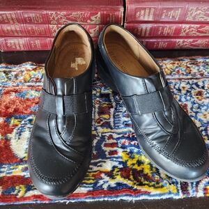 Naturalizer Black Slip-On Comfort Shoes – Women’s Size 6.5